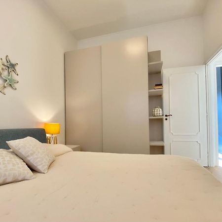 Casaviva-Stylish Trilo With Ac-Shared Pool-Parking Lägenhet Genua Exteriör bild
