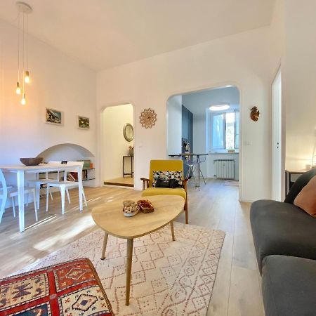 Casaviva-Stylish Trilo With Ac-Shared Pool-Parking Lägenhet Genua Exteriör bild